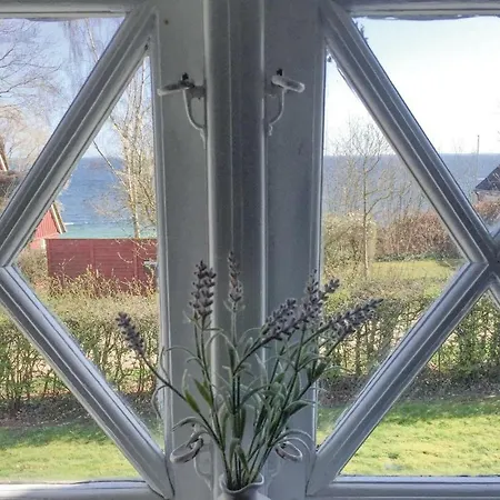 Сasa de vacaciones Three-bedroom Holiday Haderslev With Sea View 02 *